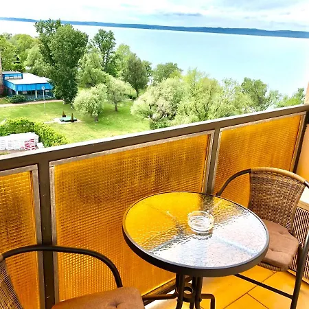 Aqua Blue Apartmanok - Siófok Extérieur photo